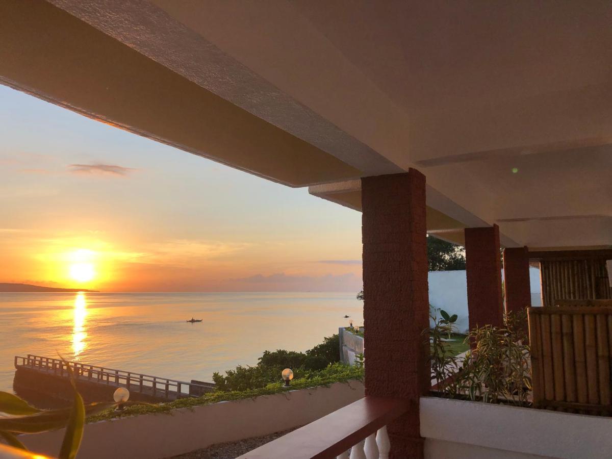 Wuthering Heights Bed & Breakfast By The Sea Dumaguete City Exteriör bild