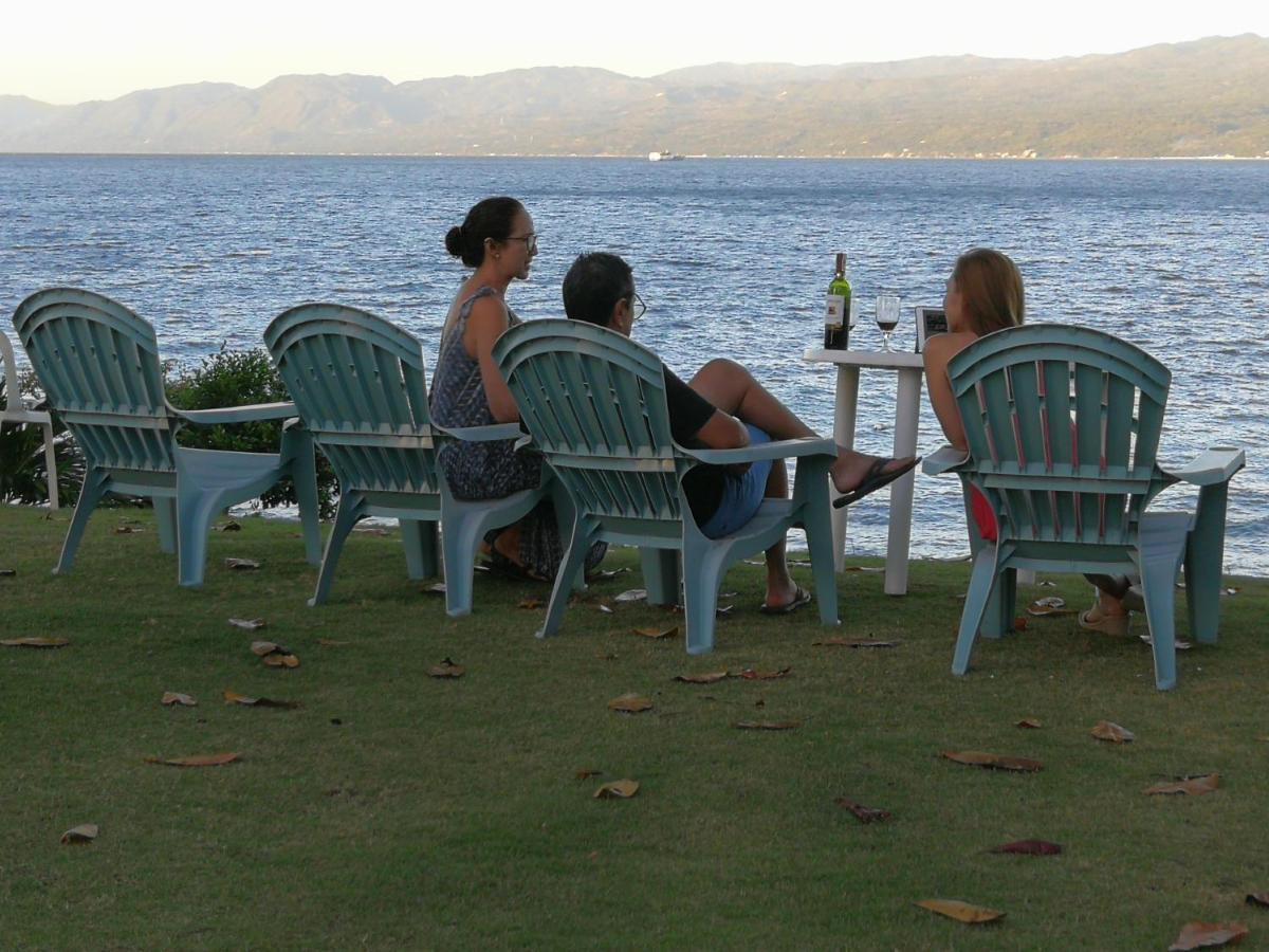Wuthering Heights Bed & Breakfast By The Sea Dumaguete City Exteriör bild