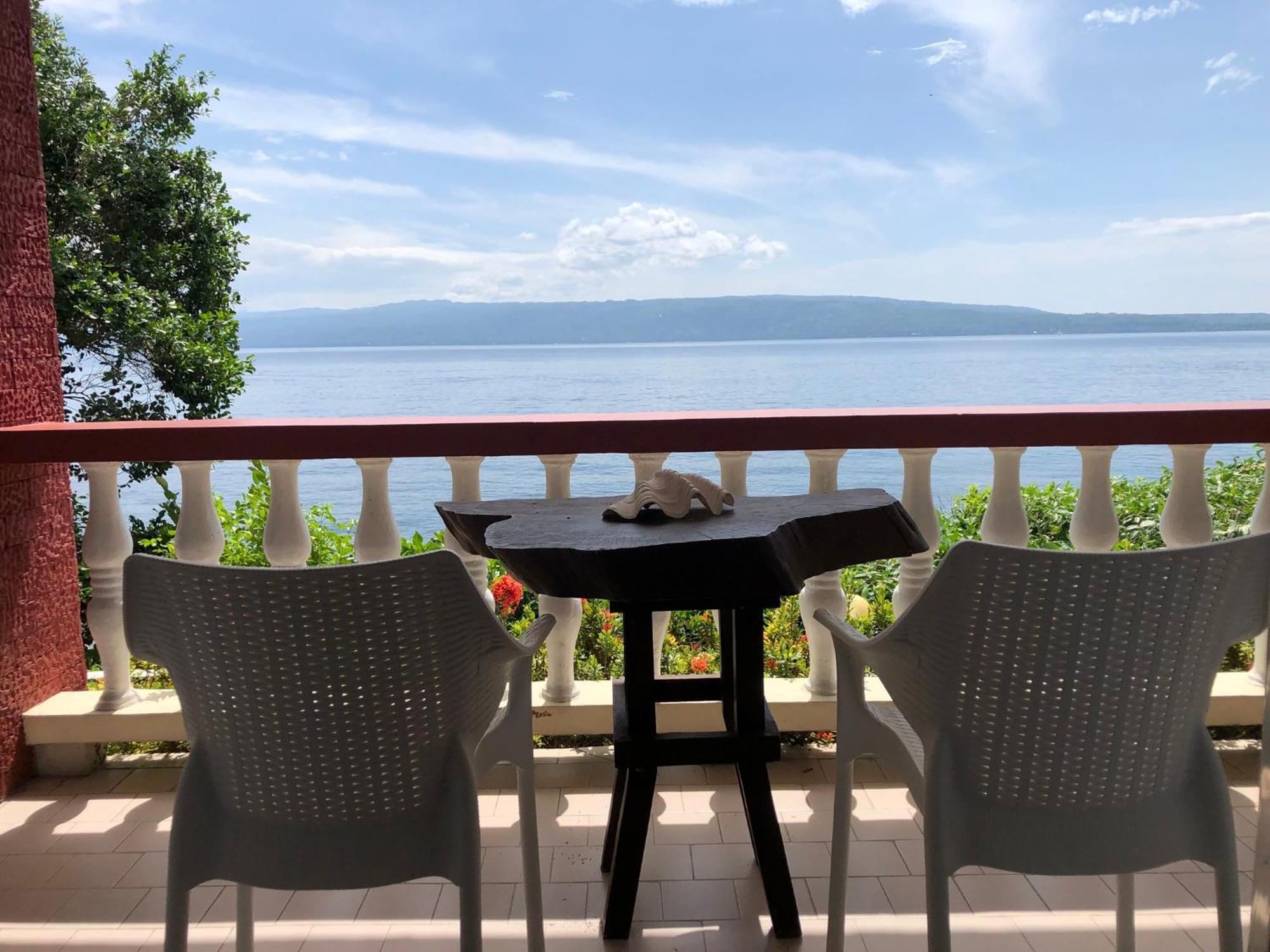 Wuthering Heights Bed & Breakfast By The Sea Dumaguete City Exteriör bild