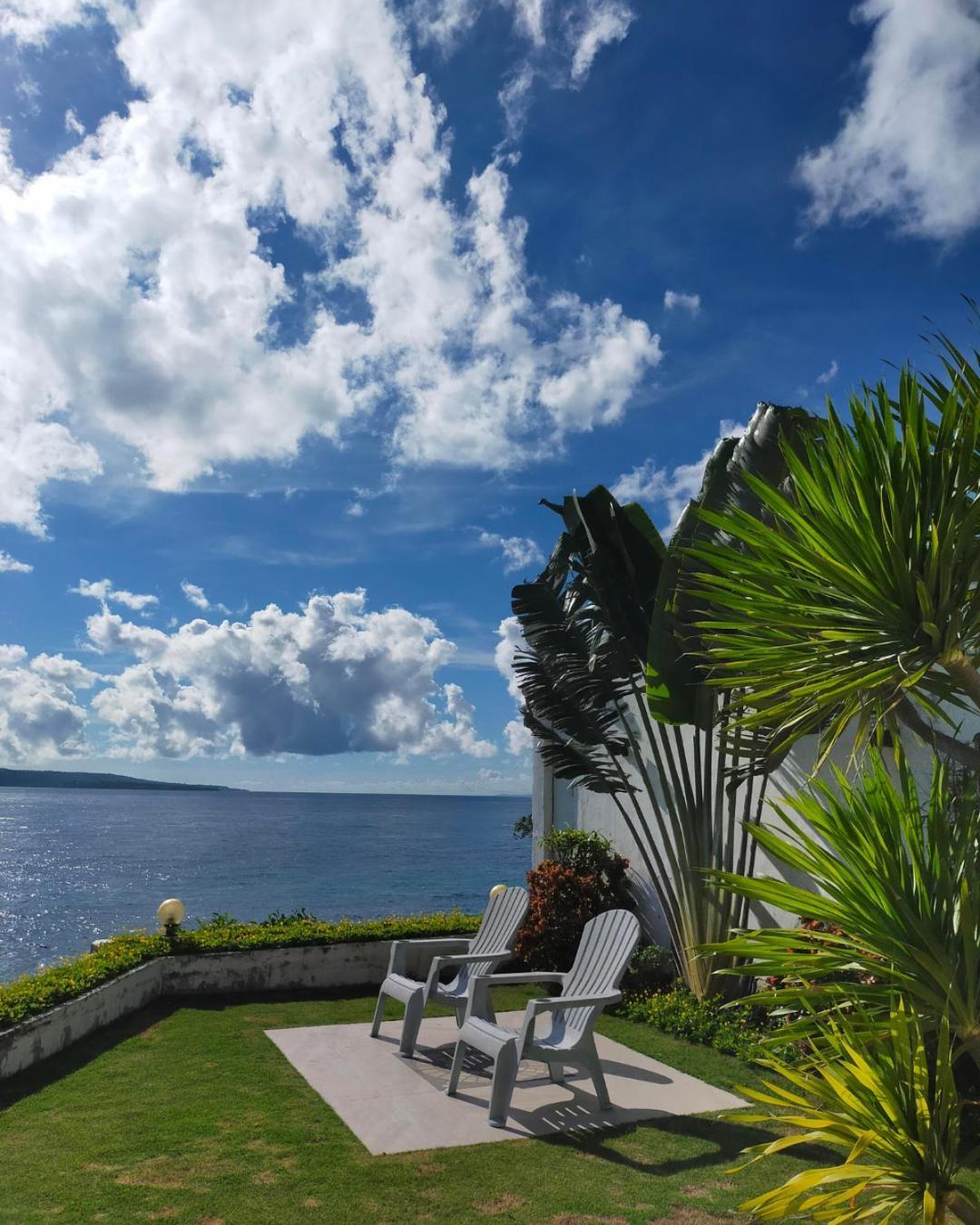 Wuthering Heights Bed & Breakfast By The Sea Dumaguete City Exteriör bild