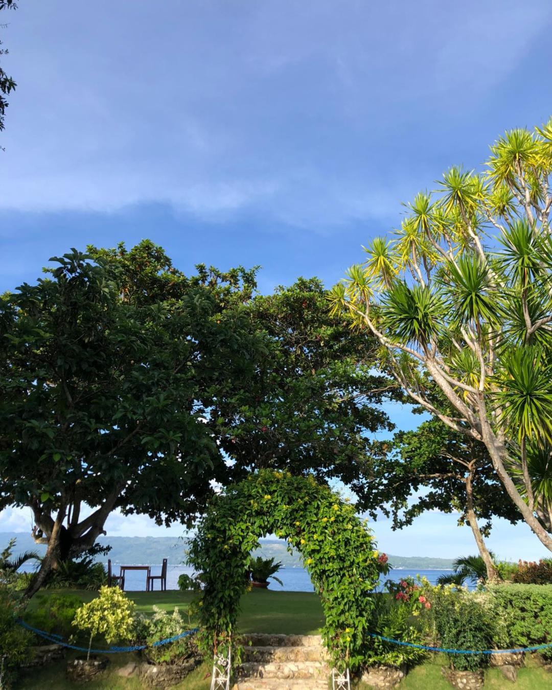 Wuthering Heights Bed & Breakfast By The Sea Dumaguete City Exteriör bild